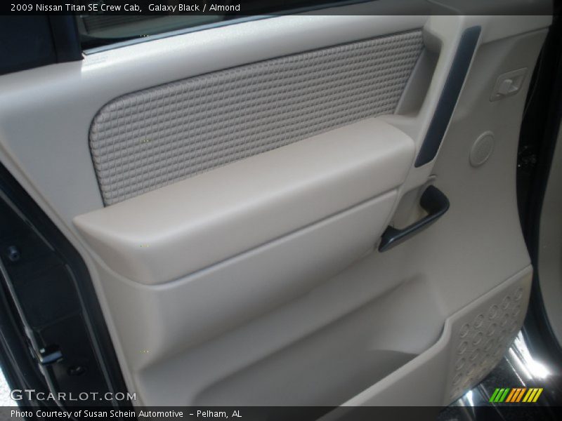 Galaxy Black / Almond 2009 Nissan Titan SE Crew Cab