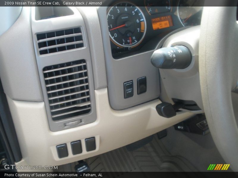 Galaxy Black / Almond 2009 Nissan Titan SE Crew Cab
