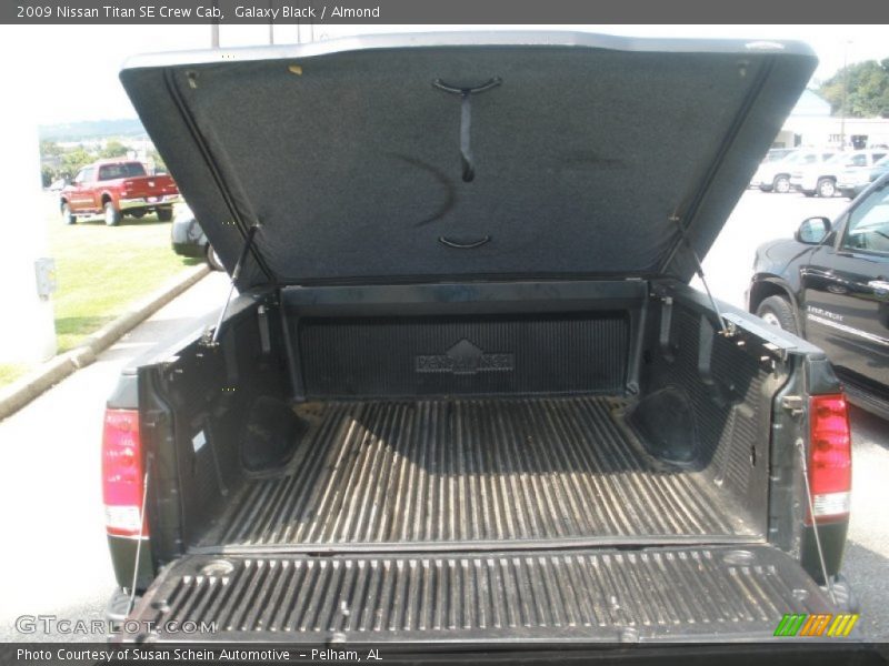 Galaxy Black / Almond 2009 Nissan Titan SE Crew Cab