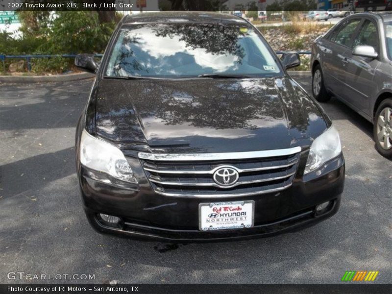 Black / Light Gray 2007 Toyota Avalon XLS