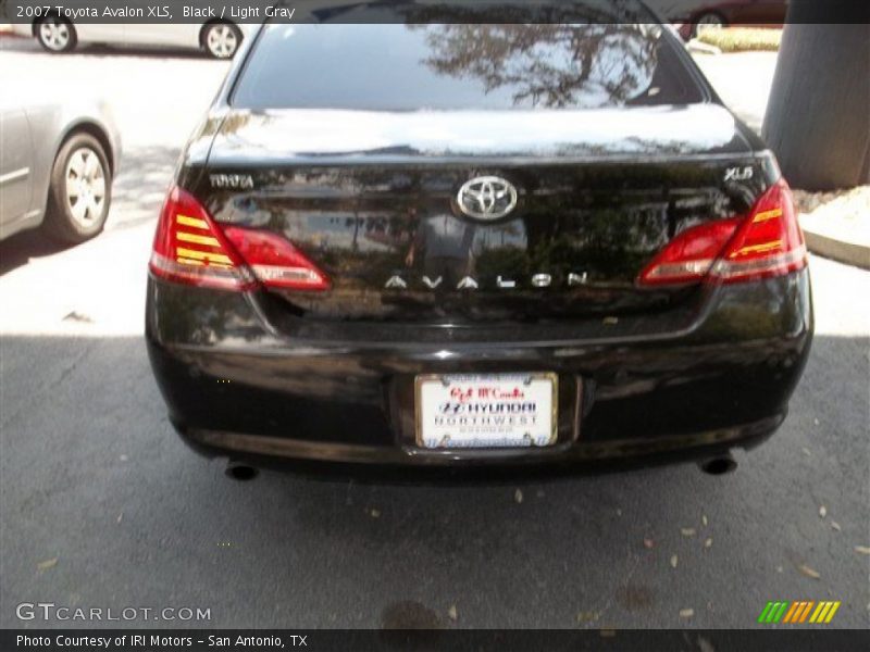 Black / Light Gray 2007 Toyota Avalon XLS