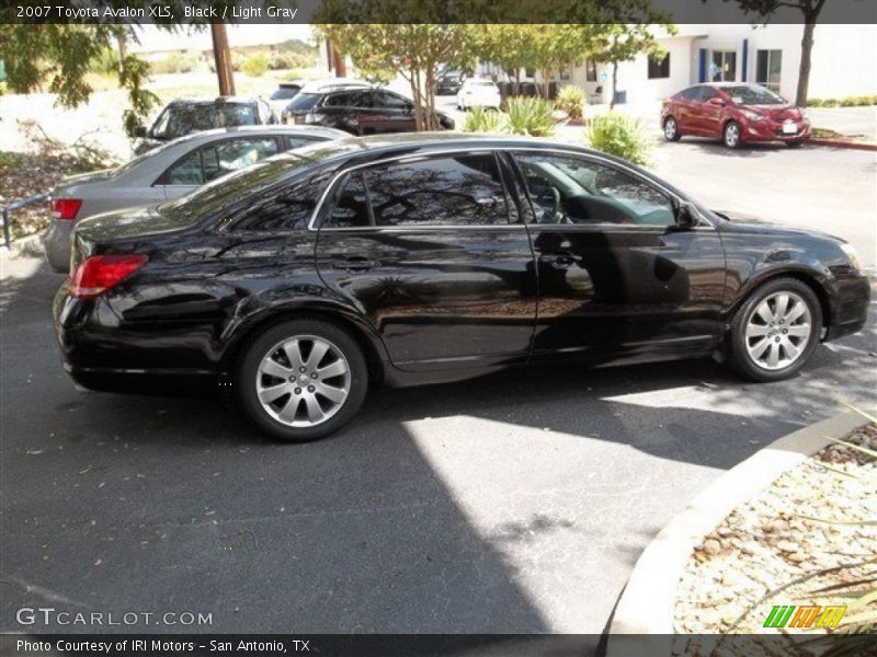 Black / Light Gray 2007 Toyota Avalon XLS