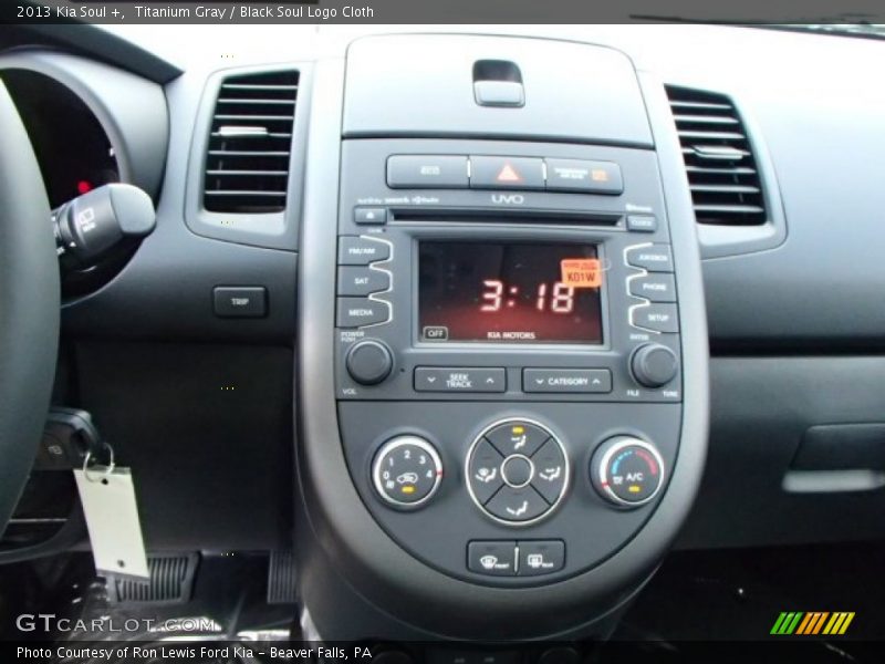 Titanium Gray / Black Soul Logo Cloth 2013 Kia Soul +