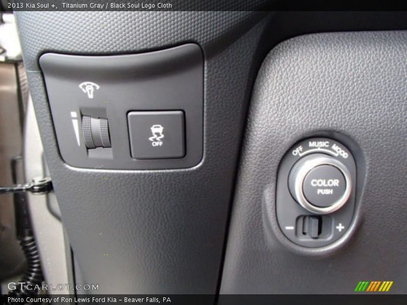 Titanium Gray / Black Soul Logo Cloth 2013 Kia Soul +