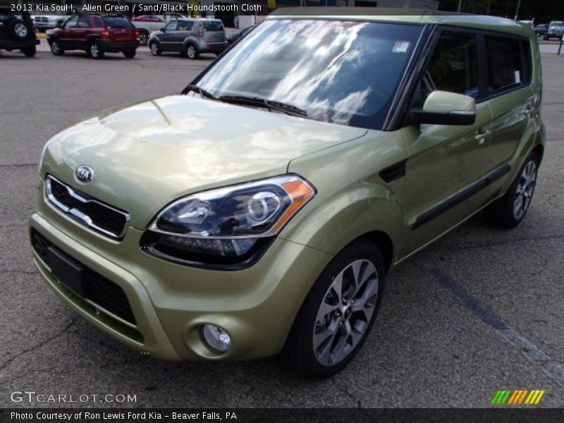 Front 3/4 View of 2013 Soul !