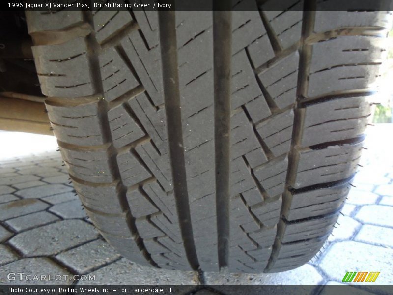 British Racing Green / Ivory 1996 Jaguar XJ Vanden Plas