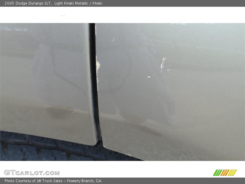 Light Khaki Metallic / Khaki 2005 Dodge Durango SLT