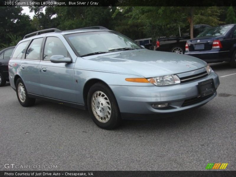 Front 3/4 View of 2001 L Series LW300 Wagon