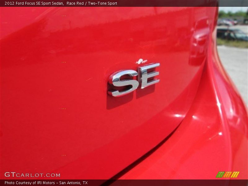 Race Red / Two-Tone Sport 2012 Ford Focus SE Sport Sedan
