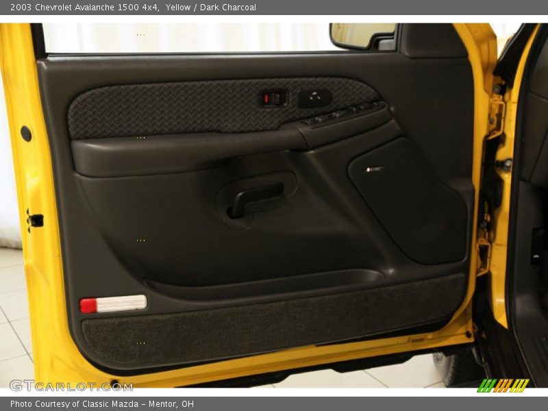 Yellow / Dark Charcoal 2003 Chevrolet Avalanche 1500 4x4