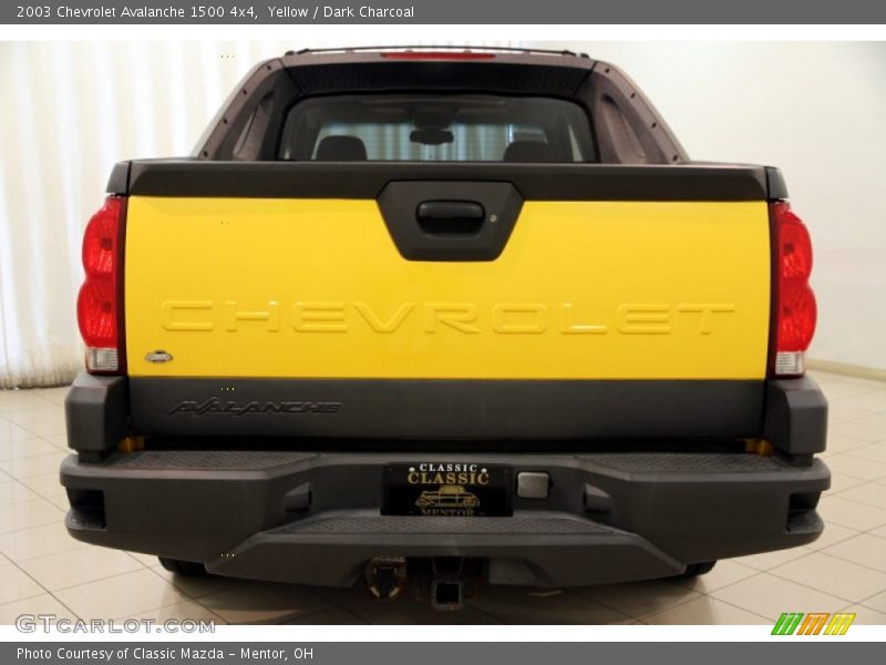 Yellow / Dark Charcoal 2003 Chevrolet Avalanche 1500 4x4