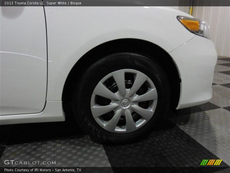 Super White / Bisque 2013 Toyota Corolla LE