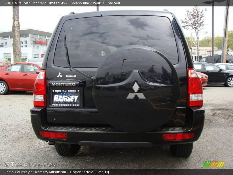 Solano Black Pearl / Charcoal 2004 Mitsubishi Montero Limited 4x4