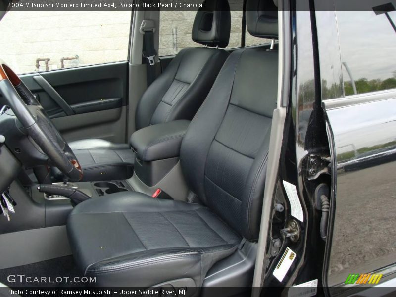 Solano Black Pearl / Charcoal 2004 Mitsubishi Montero Limited 4x4