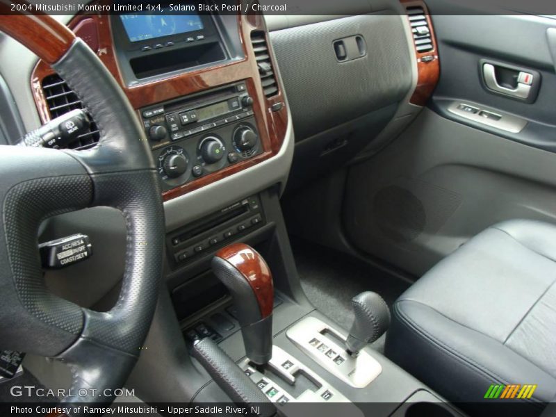 Solano Black Pearl / Charcoal 2004 Mitsubishi Montero Limited 4x4