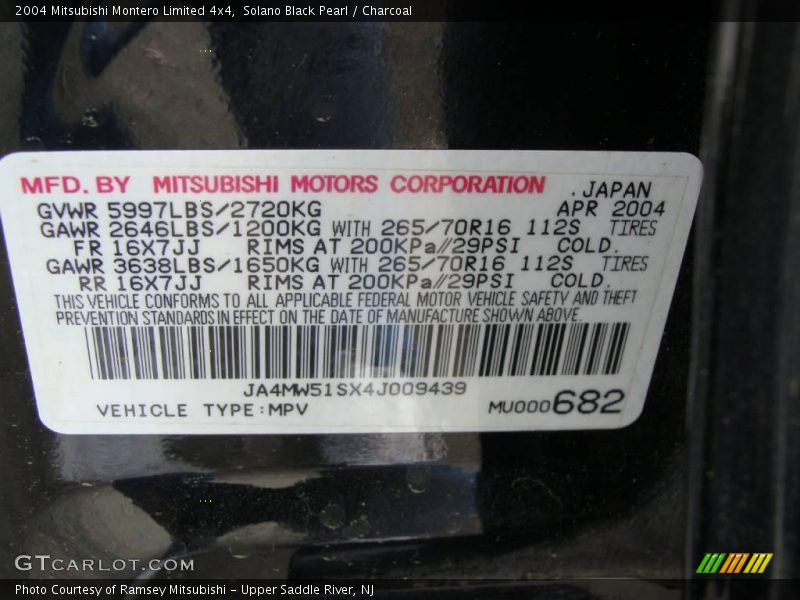 Solano Black Pearl / Charcoal 2004 Mitsubishi Montero Limited 4x4