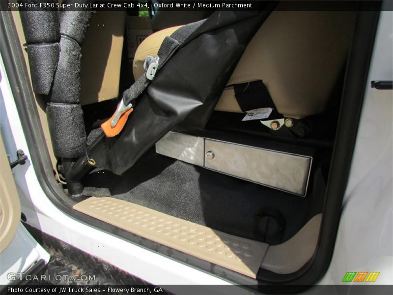 Oxford White / Medium Parchment 2004 Ford F350 Super Duty Lariat Crew Cab 4x4