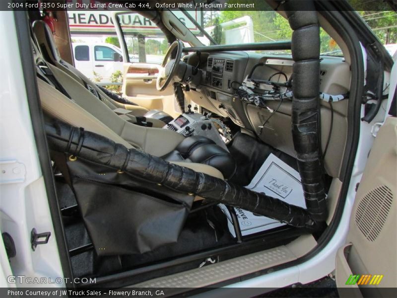Oxford White / Medium Parchment 2004 Ford F350 Super Duty Lariat Crew Cab 4x4