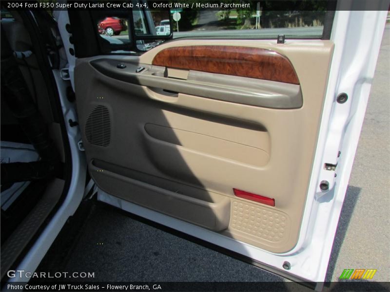 Oxford White / Medium Parchment 2004 Ford F350 Super Duty Lariat Crew Cab 4x4