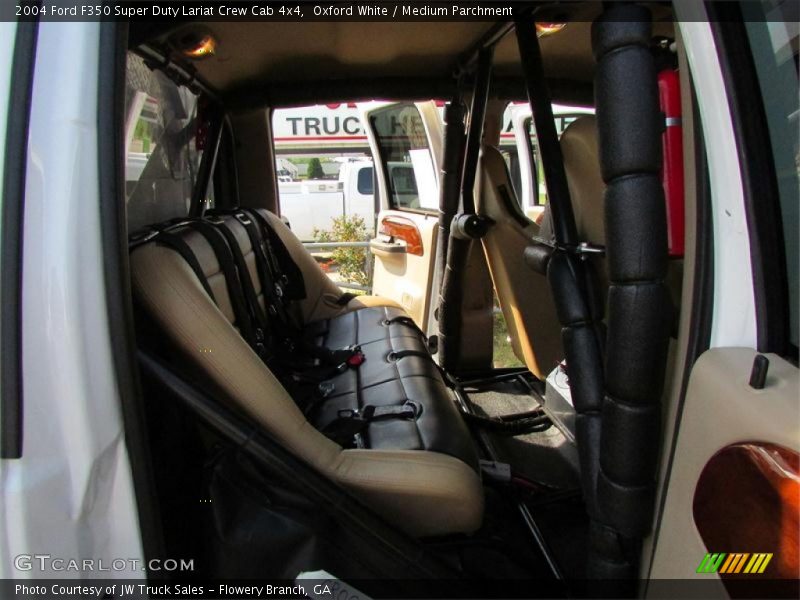 Oxford White / Medium Parchment 2004 Ford F350 Super Duty Lariat Crew Cab 4x4