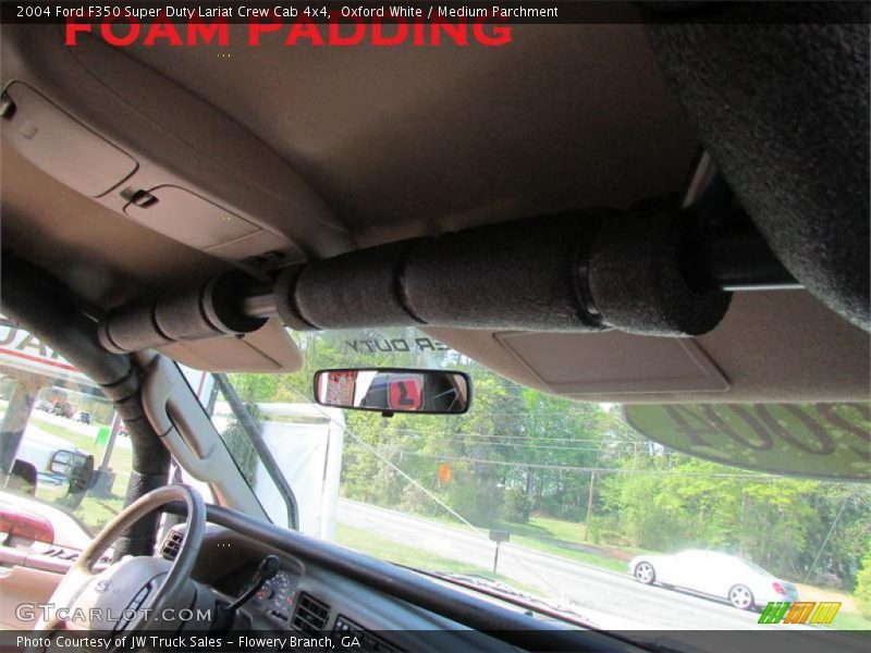 Oxford White / Medium Parchment 2004 Ford F350 Super Duty Lariat Crew Cab 4x4