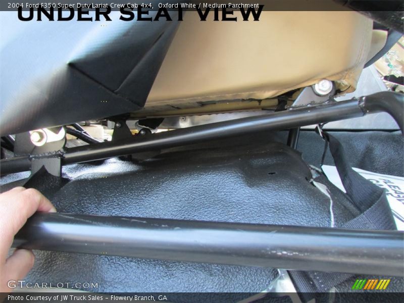 Oxford White / Medium Parchment 2004 Ford F350 Super Duty Lariat Crew Cab 4x4