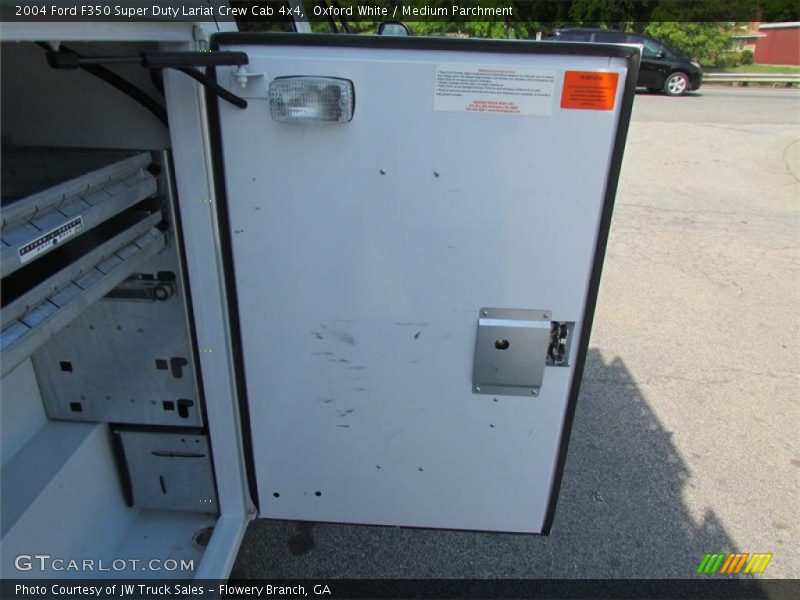 Oxford White / Medium Parchment 2004 Ford F350 Super Duty Lariat Crew Cab 4x4