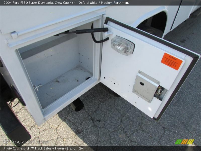 Oxford White / Medium Parchment 2004 Ford F350 Super Duty Lariat Crew Cab 4x4