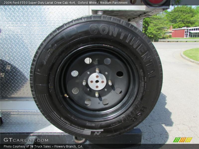 Oxford White / Medium Parchment 2004 Ford F350 Super Duty Lariat Crew Cab 4x4