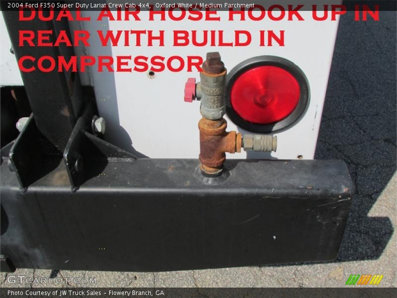 Oxford White / Medium Parchment 2004 Ford F350 Super Duty Lariat Crew Cab 4x4