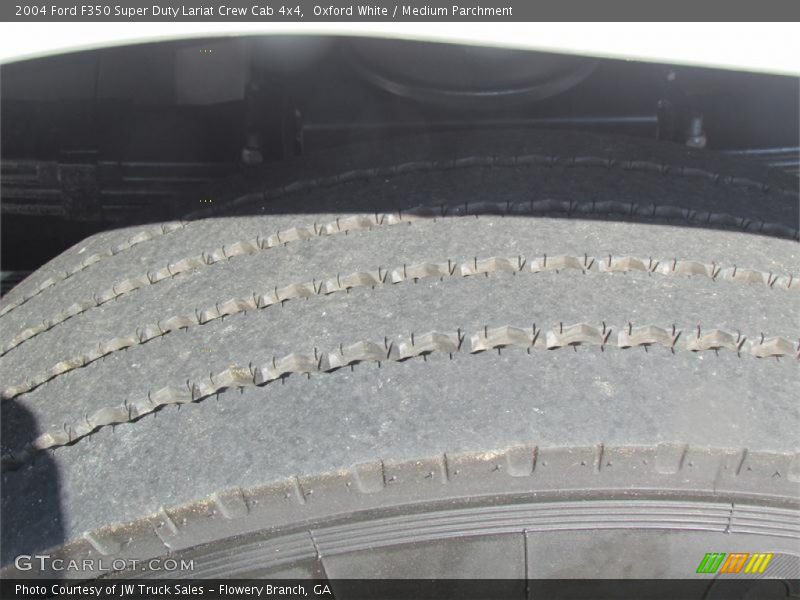 Oxford White / Medium Parchment 2004 Ford F350 Super Duty Lariat Crew Cab 4x4