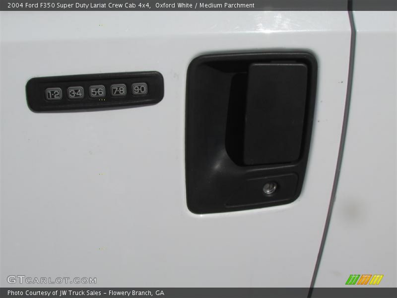Oxford White / Medium Parchment 2004 Ford F350 Super Duty Lariat Crew Cab 4x4
