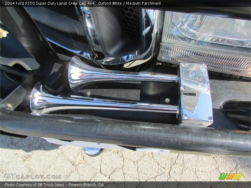 Oxford White / Medium Parchment 2004 Ford F350 Super Duty Lariat Crew Cab 4x4