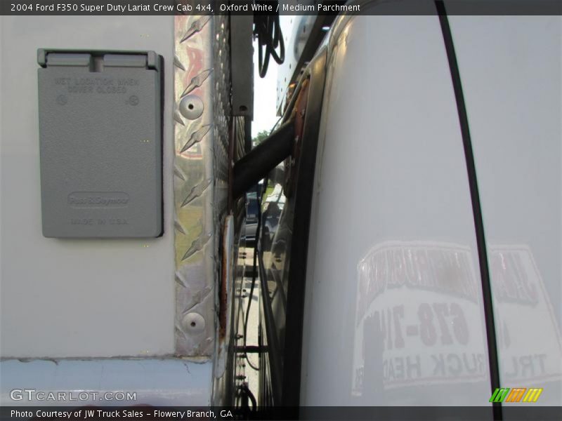 Oxford White / Medium Parchment 2004 Ford F350 Super Duty Lariat Crew Cab 4x4