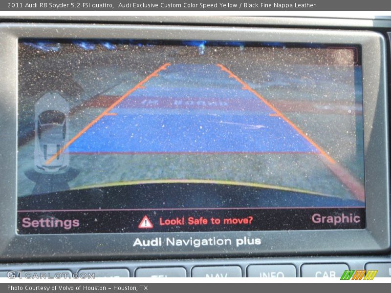 Controls of 2011 R8 Spyder 5.2 FSI quattro