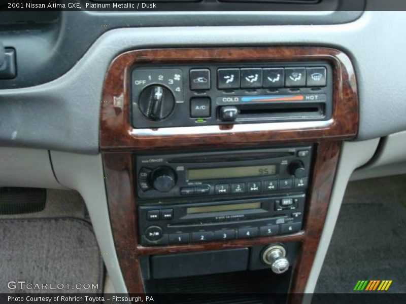 Platinum Metallic / Dusk 2001 Nissan Altima GXE