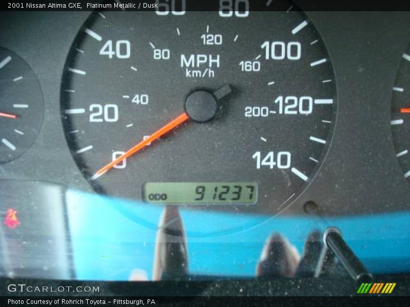 Platinum Metallic / Dusk 2001 Nissan Altima GXE
