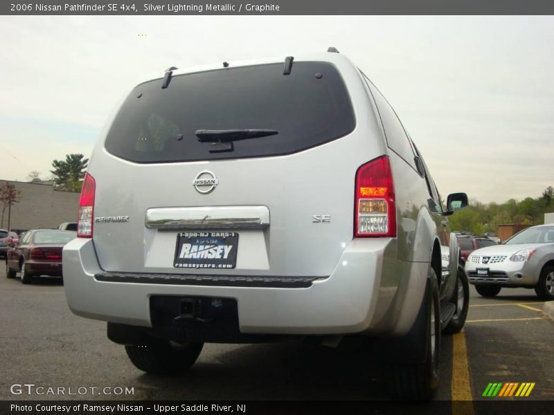 Silver Lightning Metallic / Graphite 2006 Nissan Pathfinder SE 4x4