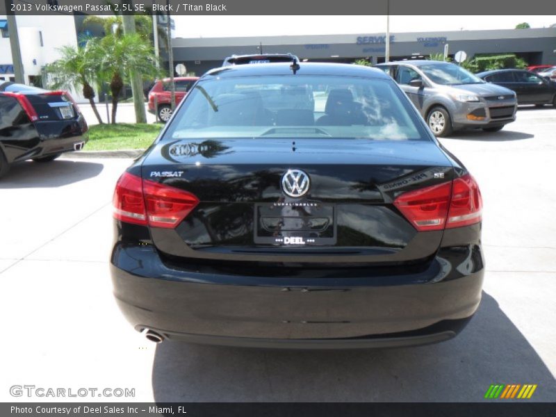 Black / Titan Black 2013 Volkswagen Passat 2.5L SE