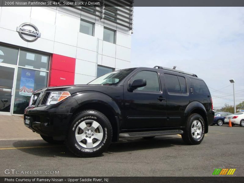 Super Black / Desert 2006 Nissan Pathfinder SE 4x4