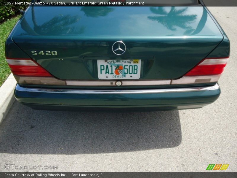 Brilliant Emerald Green Metallic / Parchment 1997 Mercedes-Benz S 420 Sedan