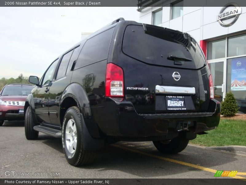 Super Black / Desert 2006 Nissan Pathfinder SE 4x4