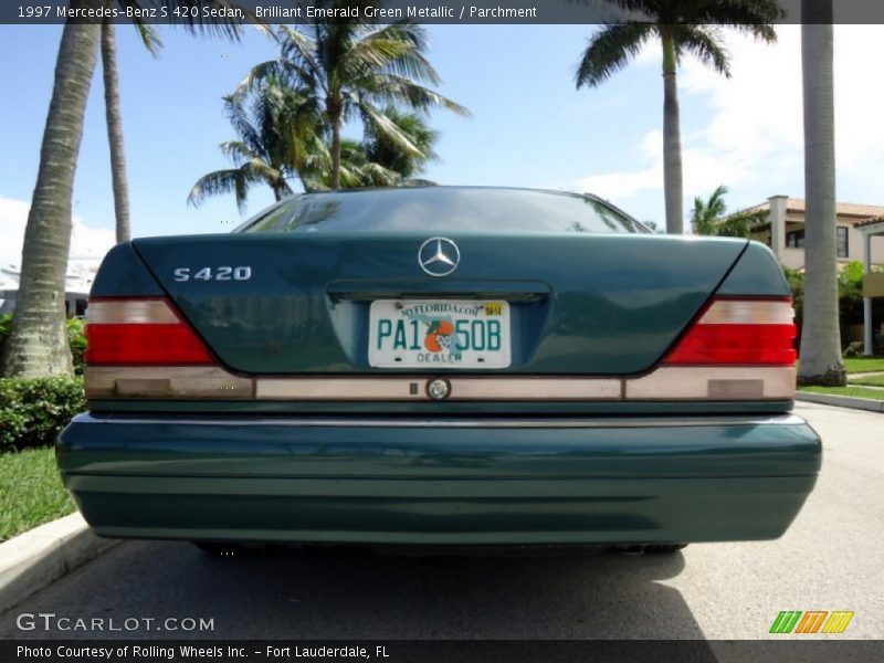 Brilliant Emerald Green Metallic / Parchment 1997 Mercedes-Benz S 420 Sedan