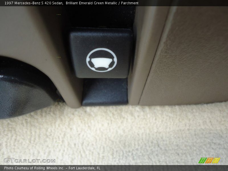 Brilliant Emerald Green Metallic / Parchment 1997 Mercedes-Benz S 420 Sedan