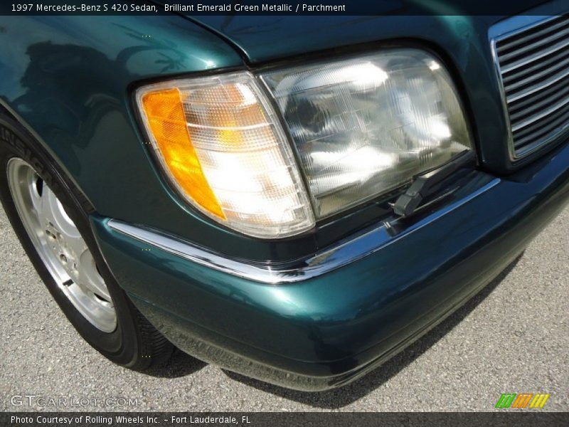 Brilliant Emerald Green Metallic / Parchment 1997 Mercedes-Benz S 420 Sedan