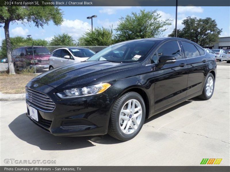 Tuxedo Black / Charcoal Black 2014 Ford Fusion SE