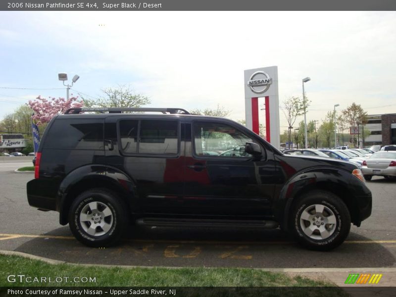 Super Black / Desert 2006 Nissan Pathfinder SE 4x4