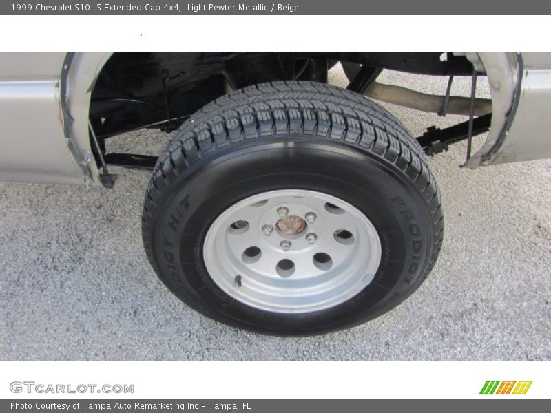 Custom Wheels of 1999 S10 LS Extended Cab 4x4