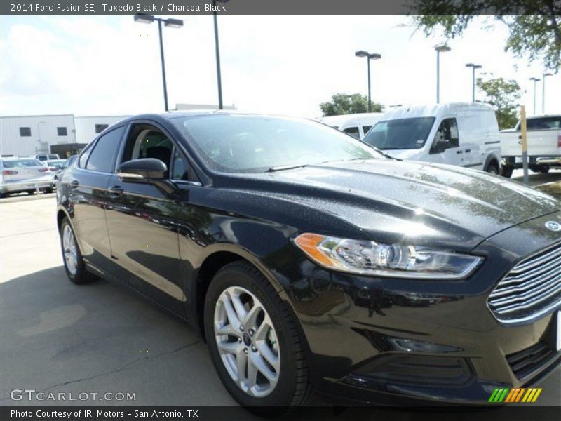 Tuxedo Black / Charcoal Black 2014 Ford Fusion SE