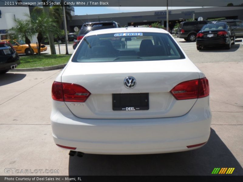 Candy White / Titan Black 2011 Volkswagen Jetta S Sedan